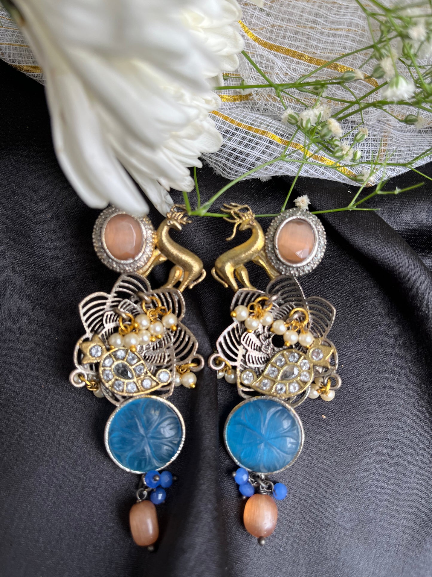 Mridula Silver earring