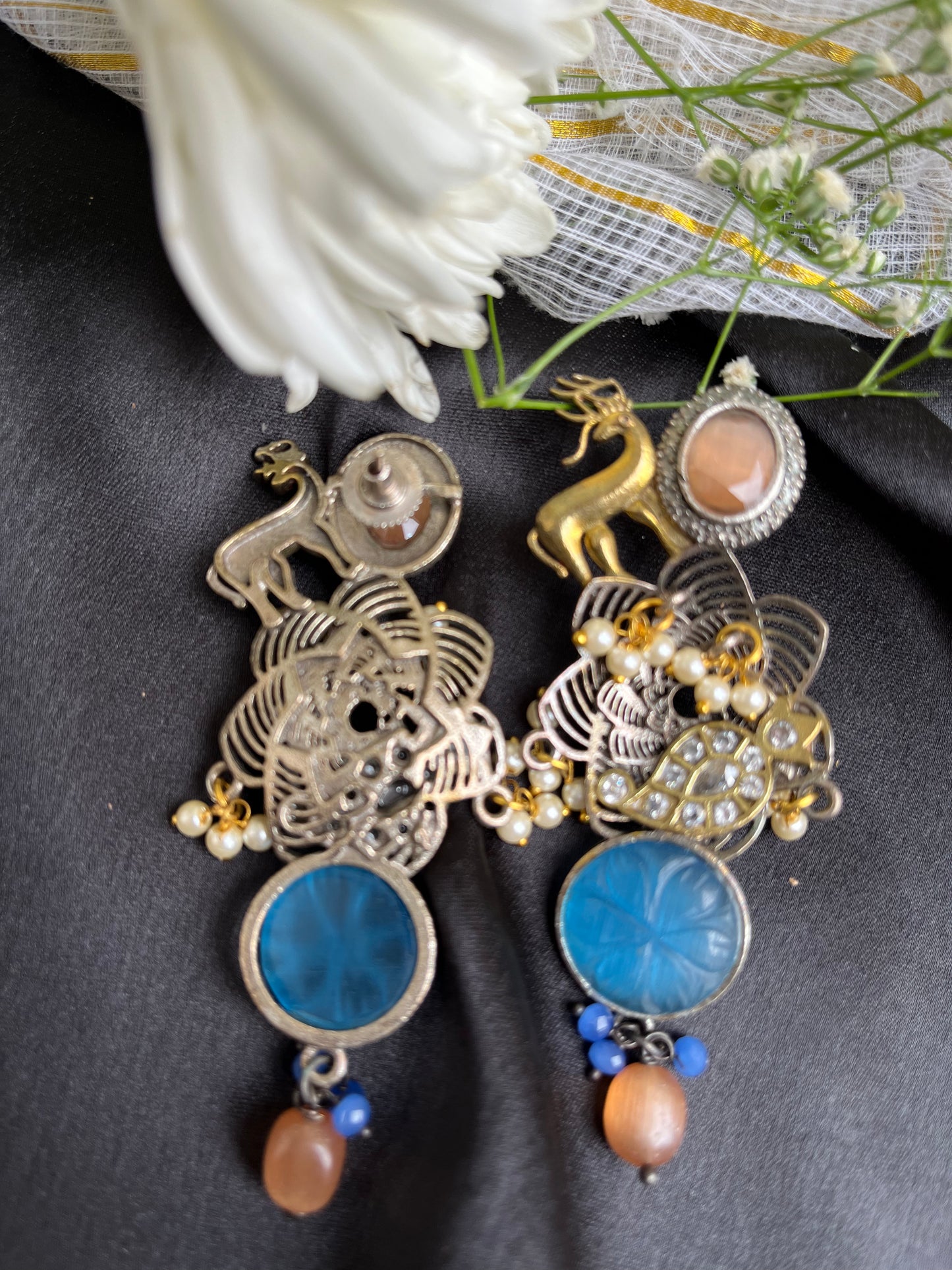 Mridula Silver earring