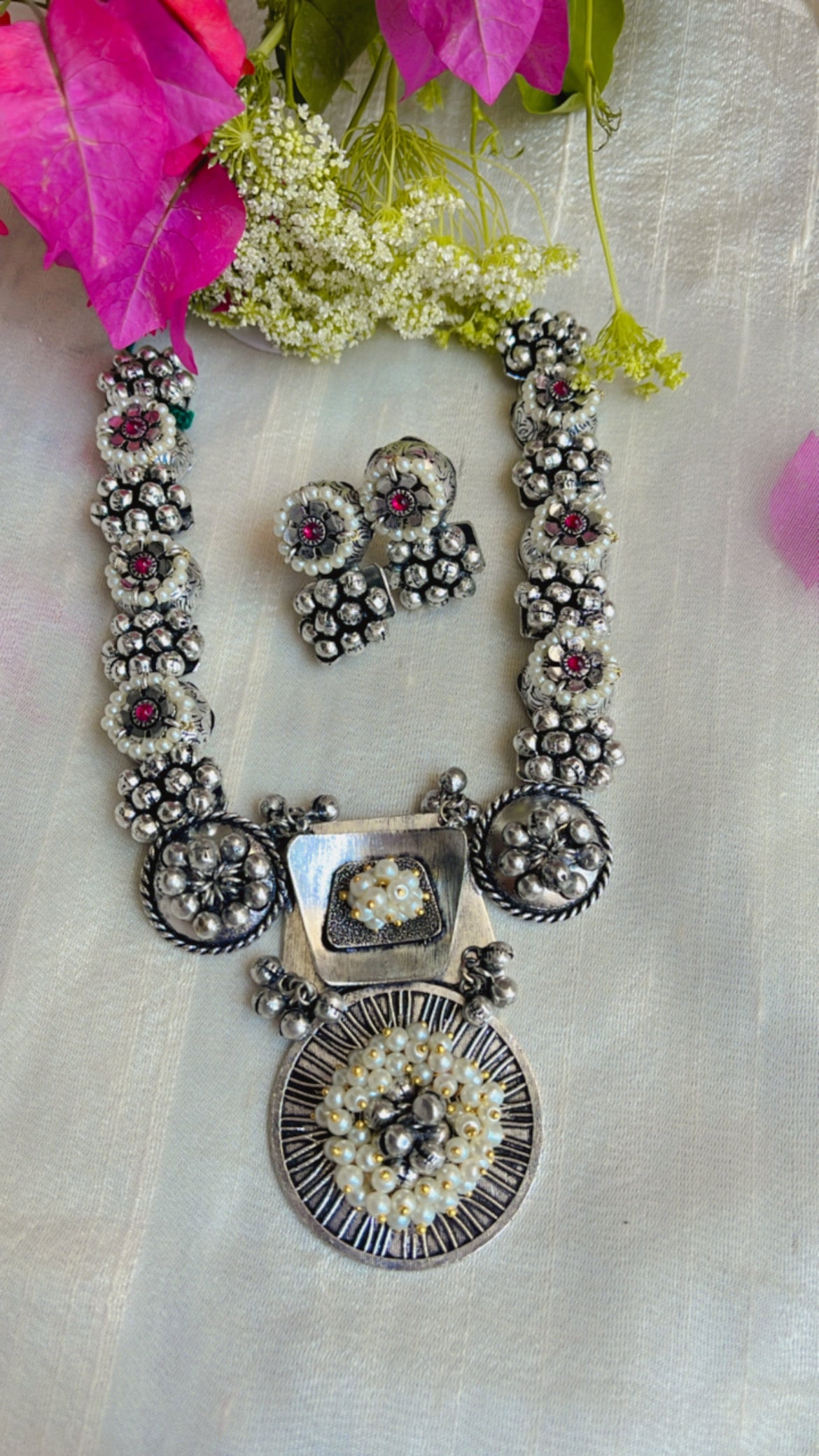 Nagima Statement Neckpiece