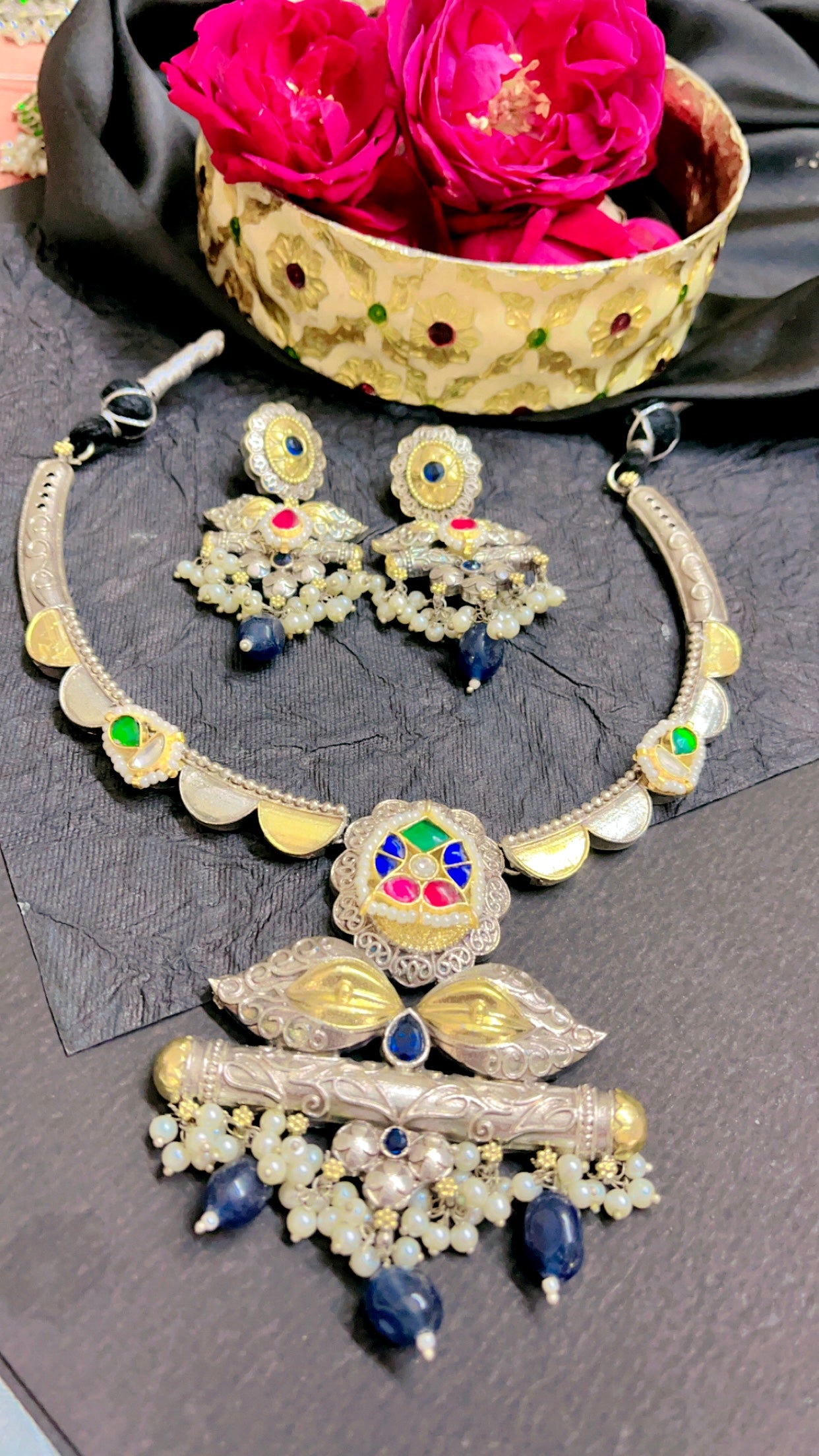Hadira Silver Neckpiece Set
