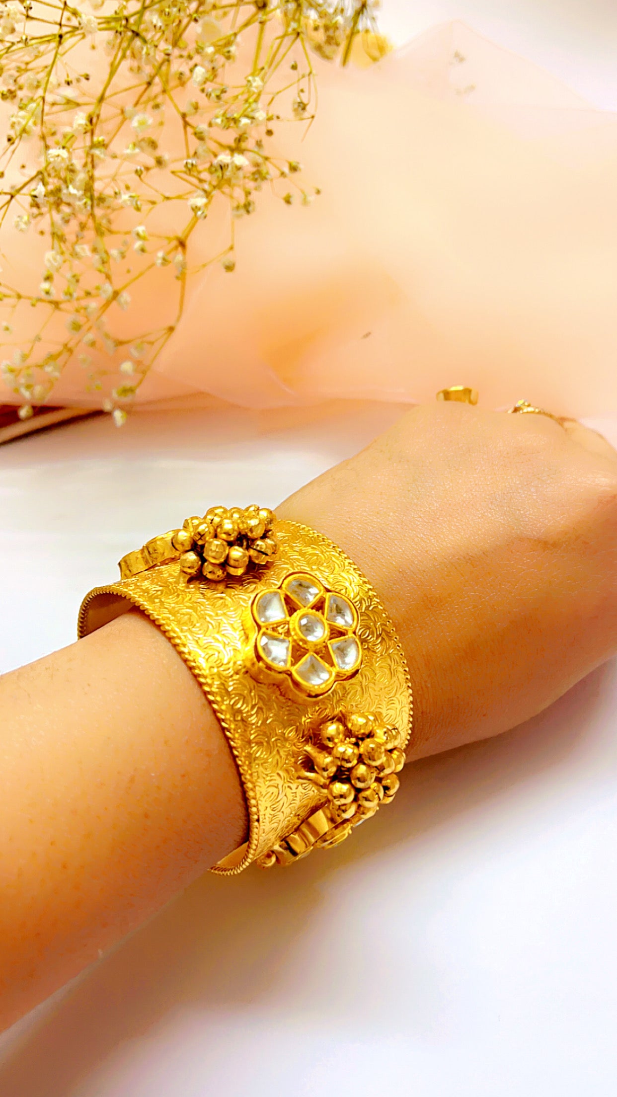 Riya Silver Handcuff