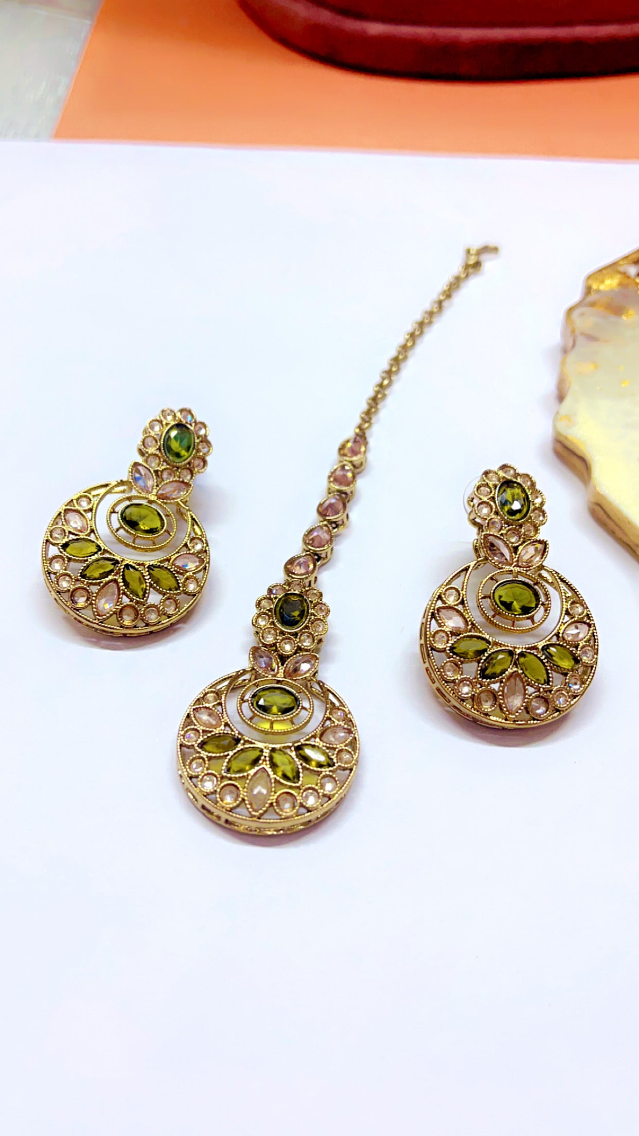 Green Taruna Neckpiece Set