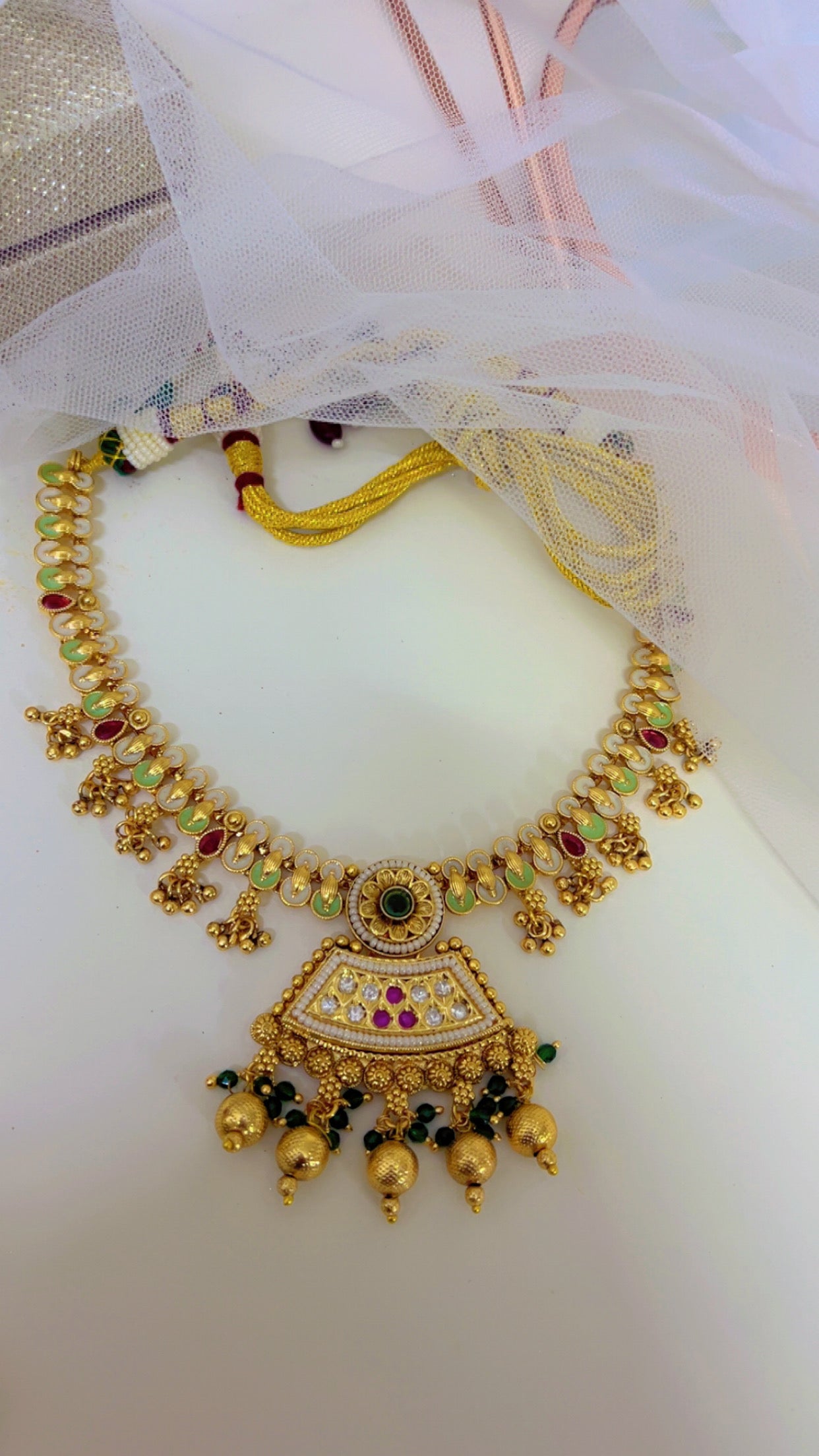 Golden Siya Neckpiece Set