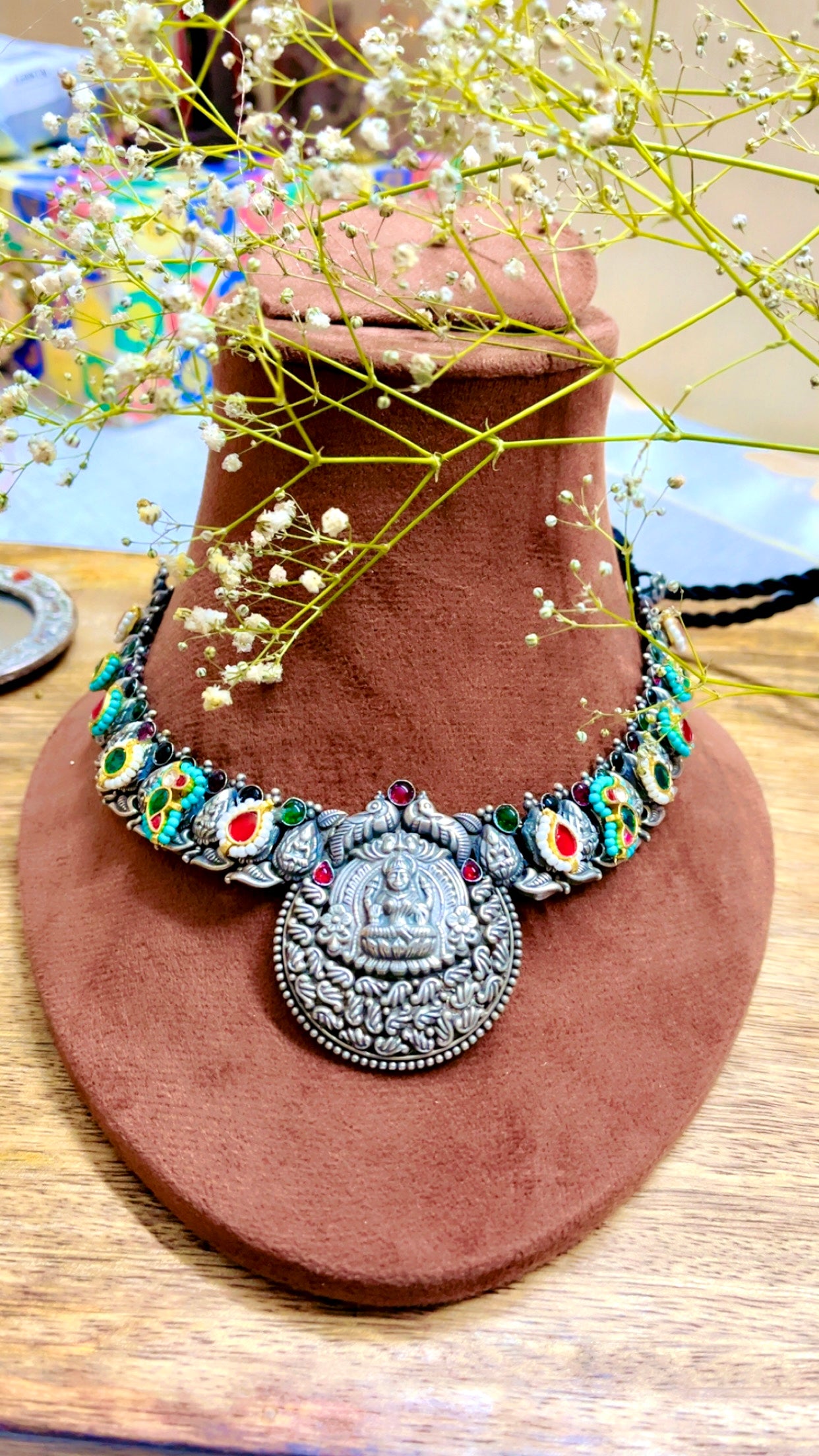 Kavishri Silver Neckpiece