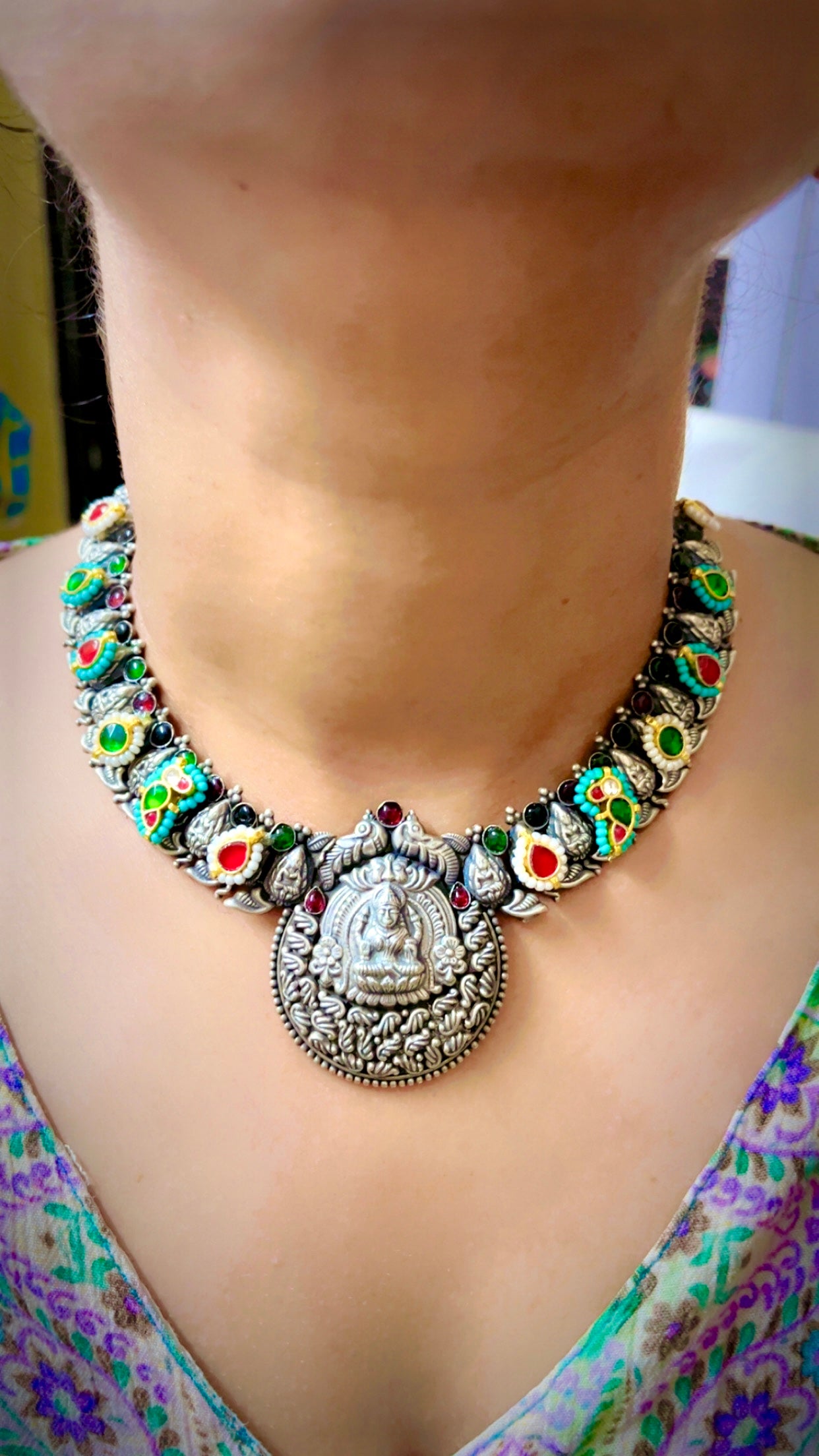 Kavishri Silver Neckpiece