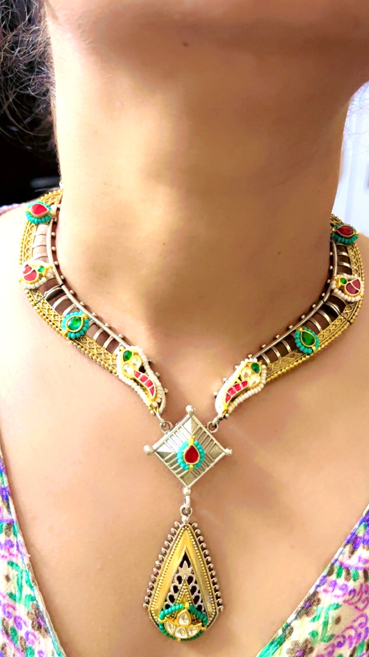 Nisha Silver Neckpiece Set