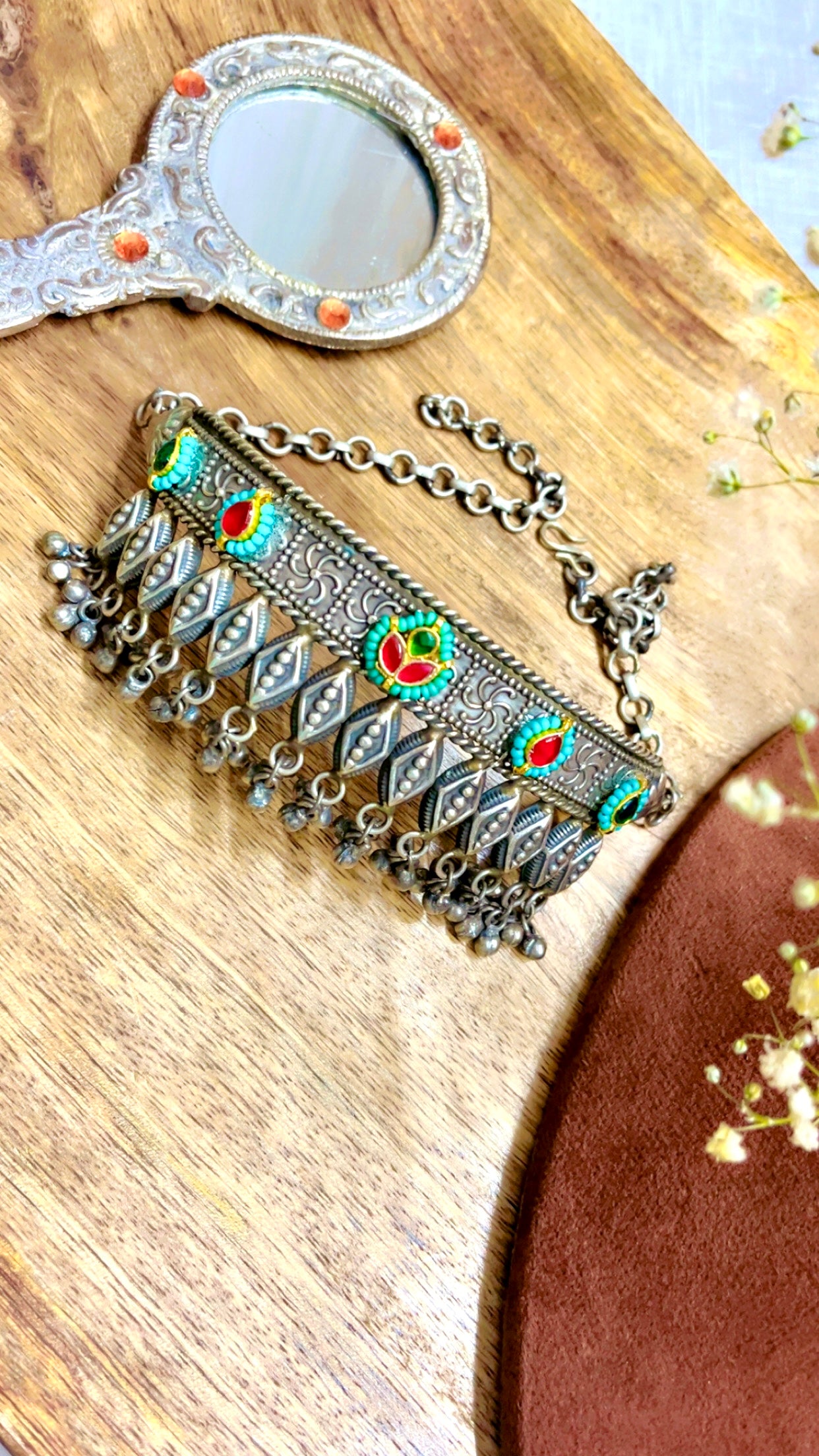 Jayshree Silver Neckpiece