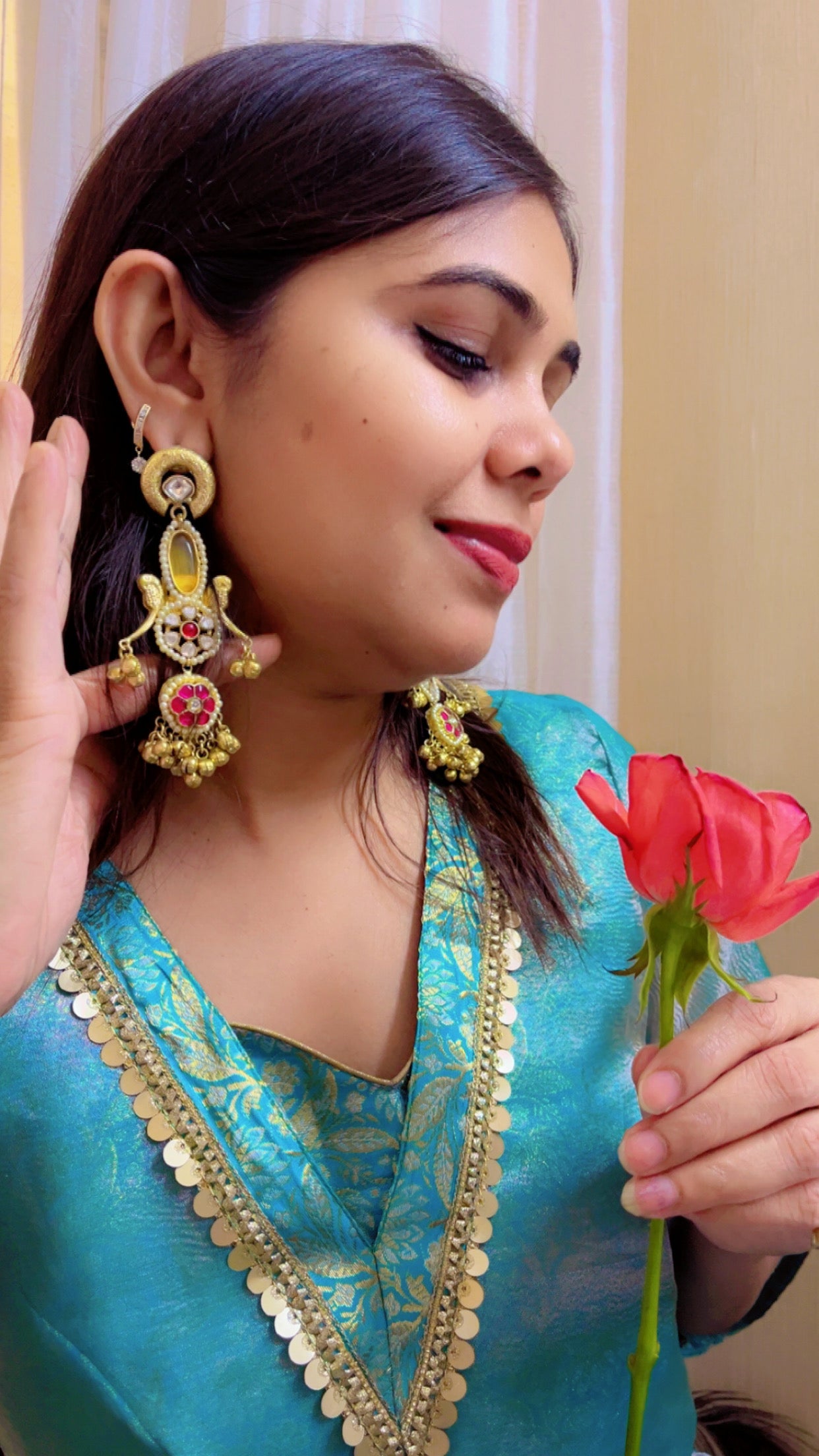 Reena Statement Earring