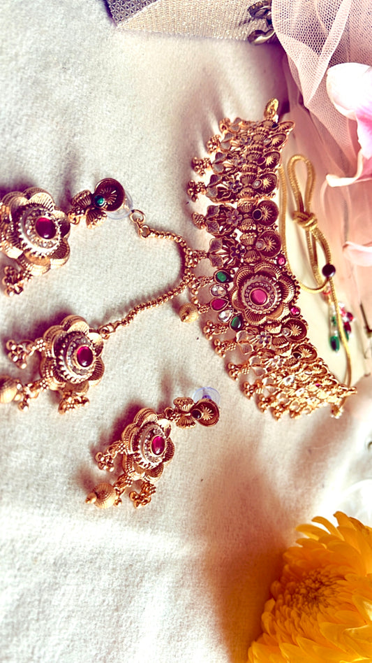 Maishani Neckpiece Set