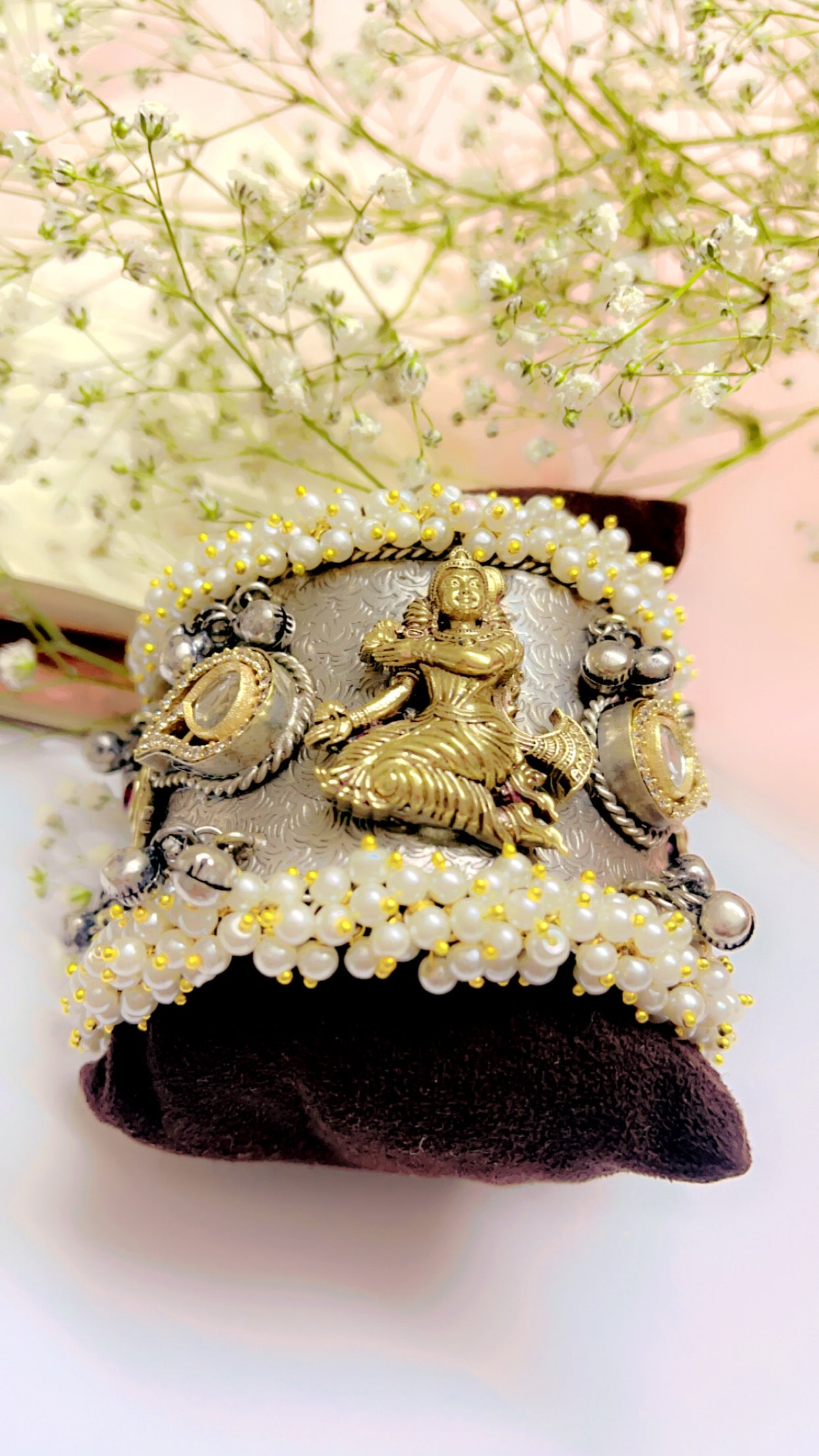 Tamiksha Silver Handcuff