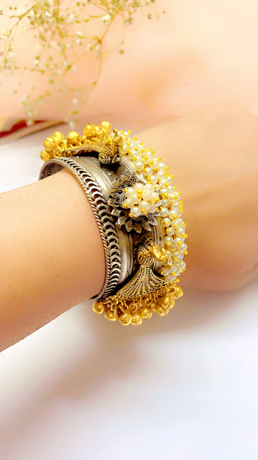 Mokshika Silver Handcuff