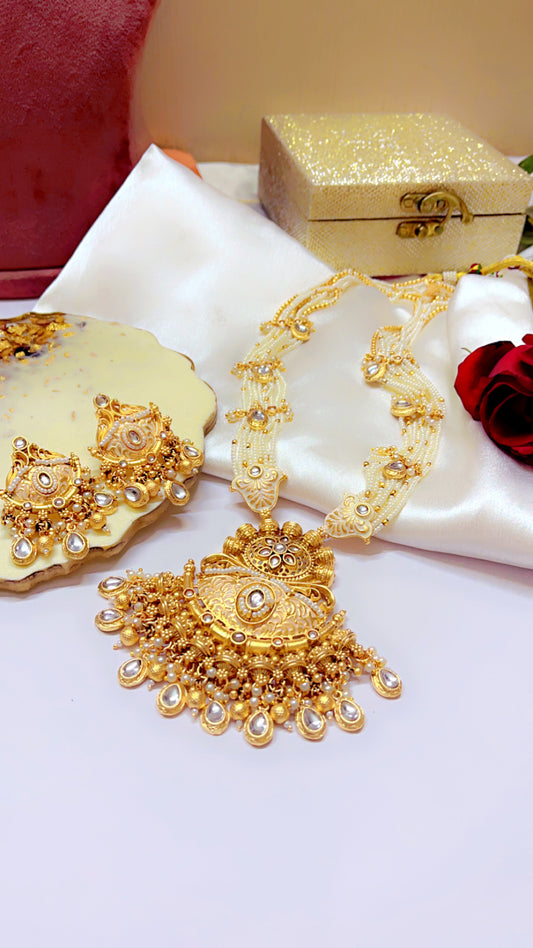 Pearl Tamiksha  Neckpiece Set