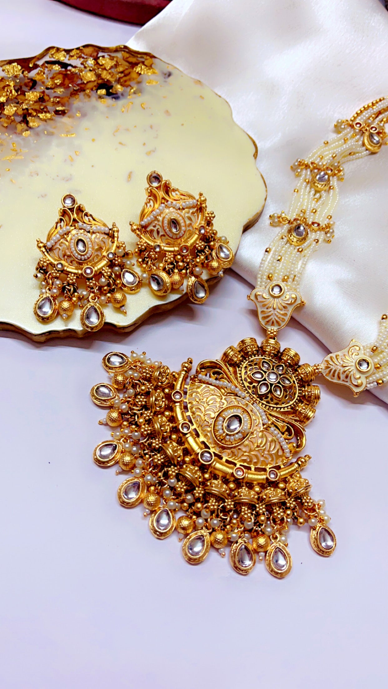 Pearl Tamiksha  Neckpiece Set