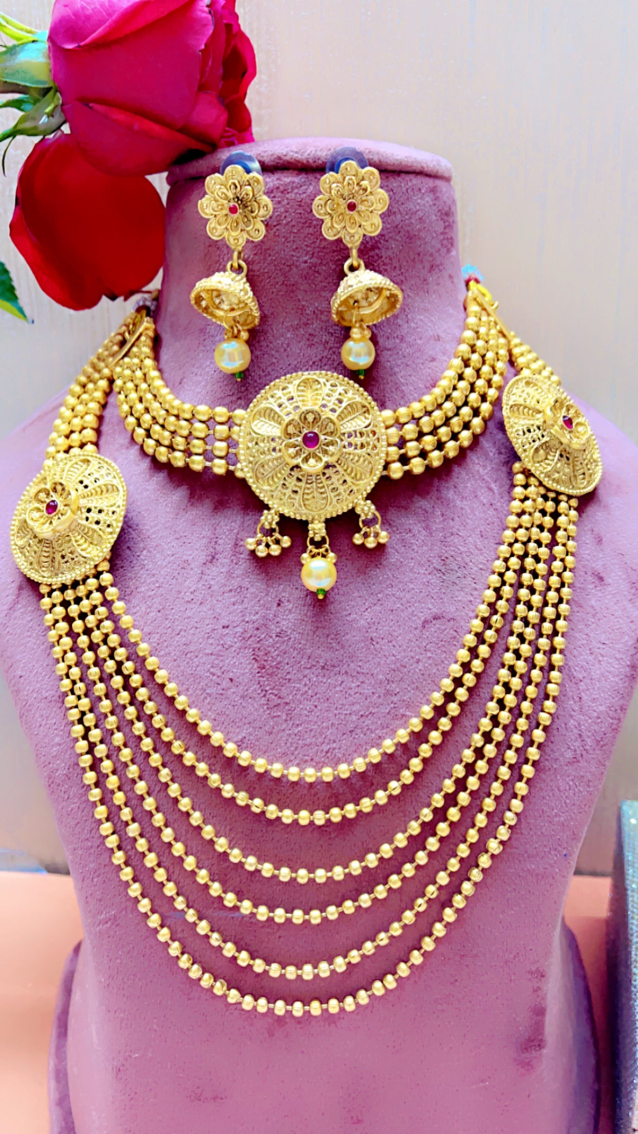 Golden Arushi Neckpiece Set