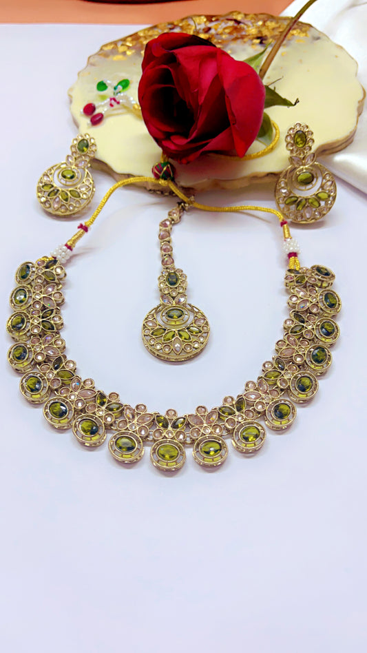 Green Taruna Neckpiece Set