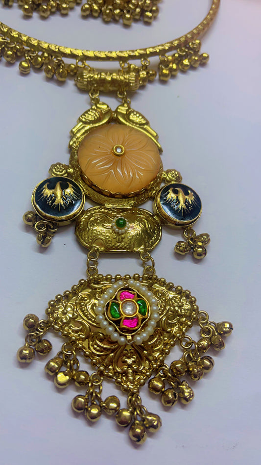 Aleen Golden Neckpiece Set