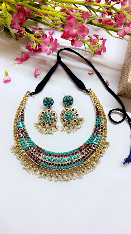 Naman Silver Neckpiece Set