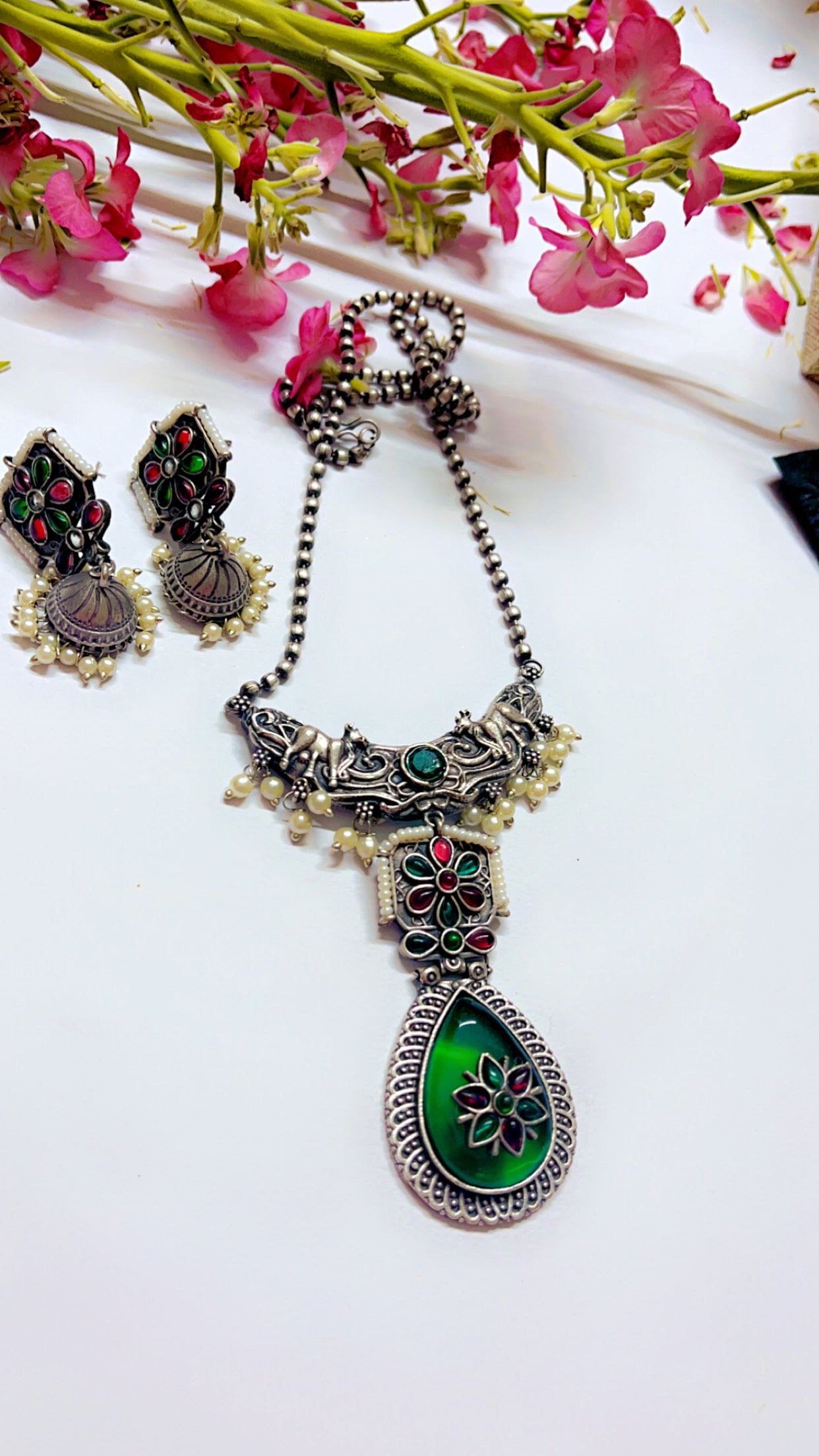 Green Bina Silver Neckpiece Set