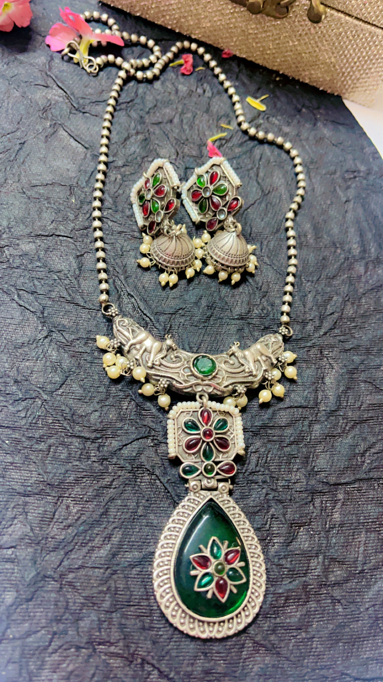 Green Bina Silver Neckpiece Set
