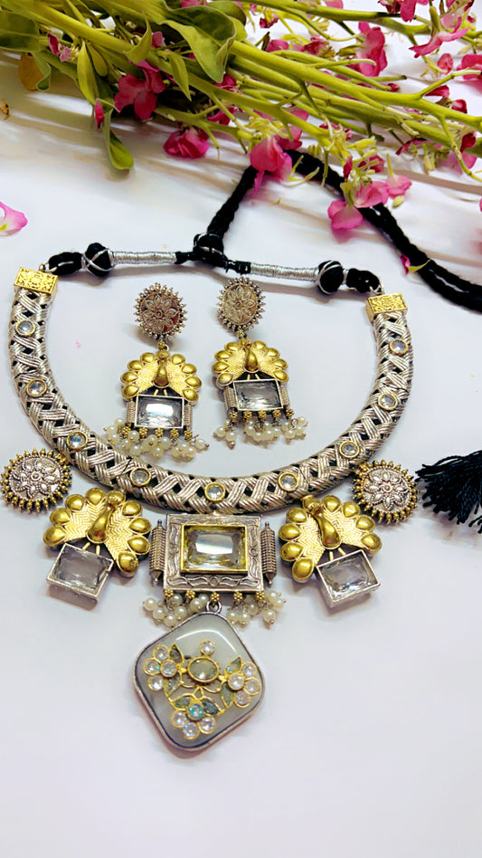 Amira Silver Neckpiece Set