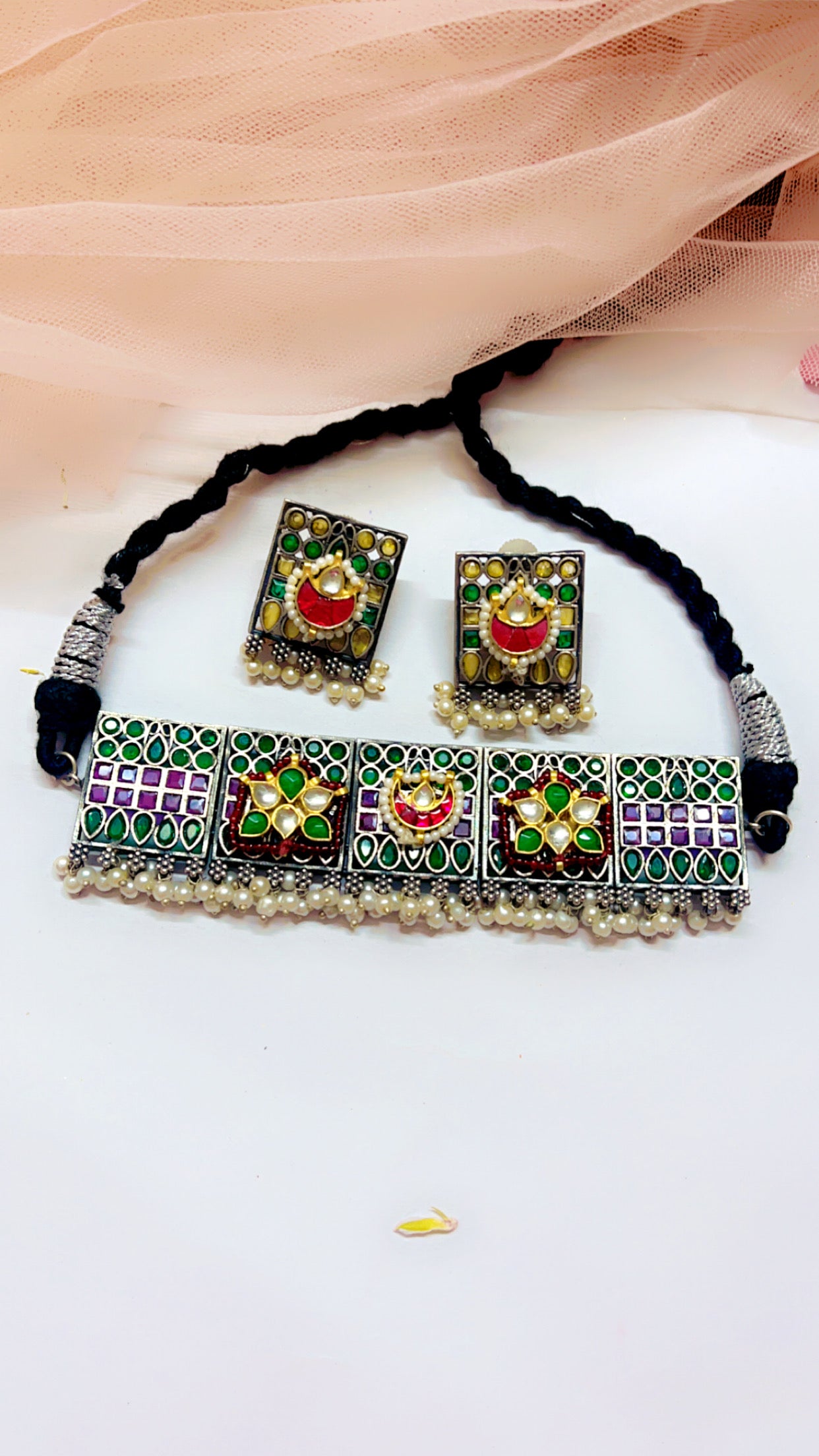 Novya Silver Neckpiece Set
