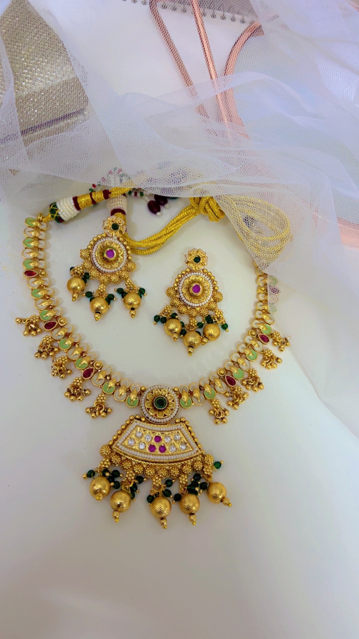 Golden Siya  Neckpiece Set
