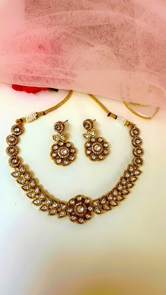 Aashi Neckpiece Set